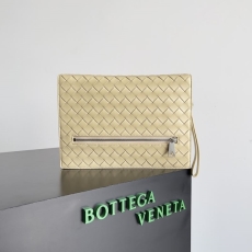 Bottega Veneta Clutch Bags